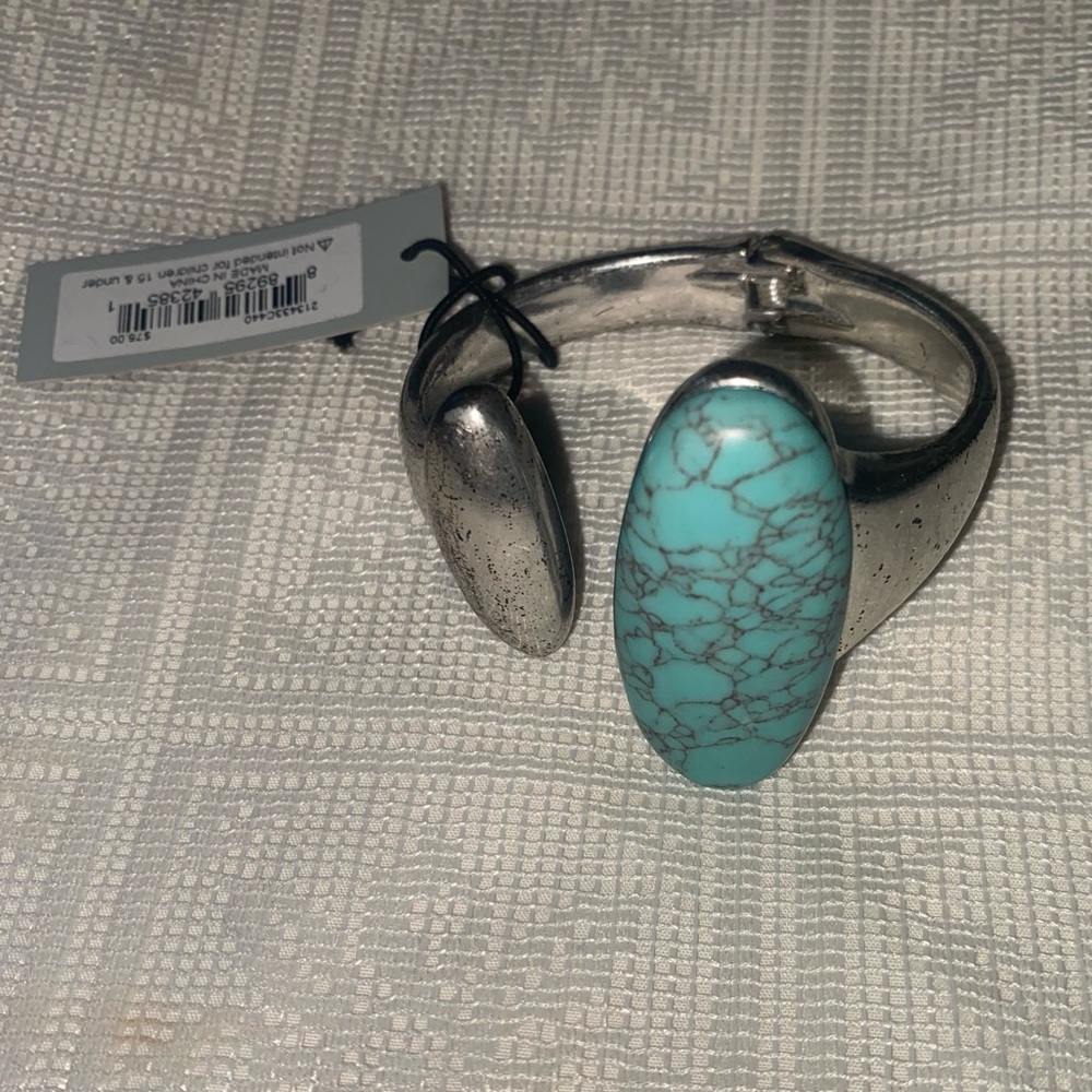 Robert Lee Morris Soho, Silver Plate Hinged Bracelet Large
Turquoise Stone, NWT - Picture 2 of 3